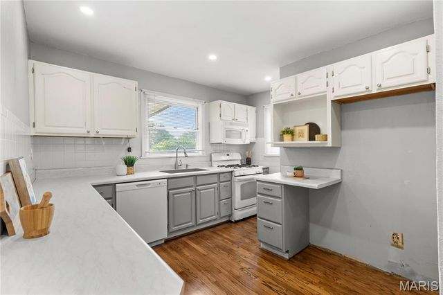 8035 Genesta Street, St Louis, MO 63123