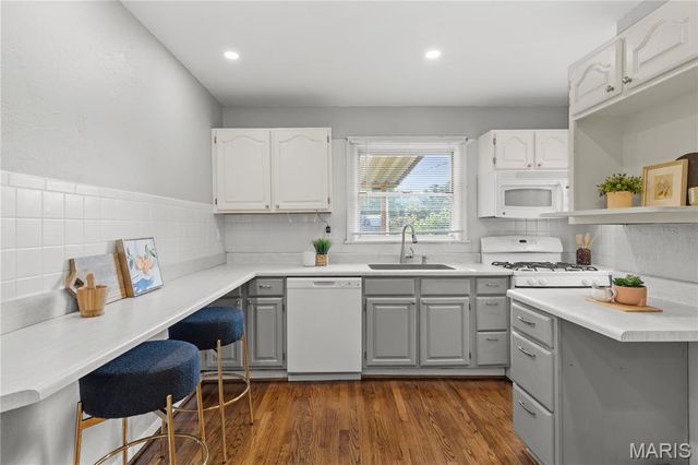 8035 Genesta Street, St Louis, MO 63123