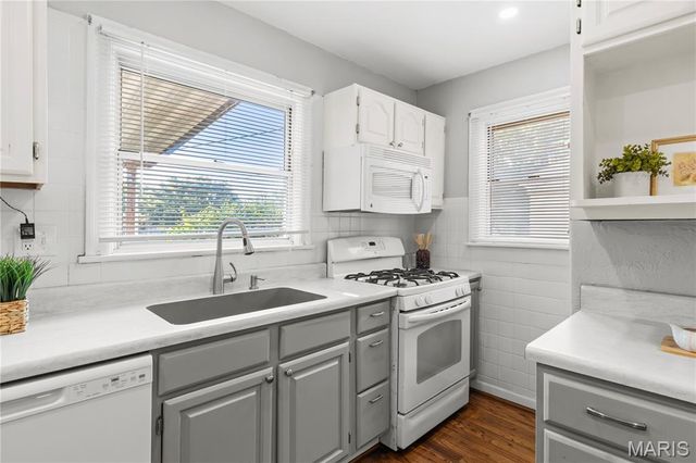 8035 Genesta Street, St Louis, MO 63123