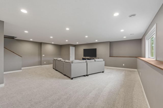 305 Art Street NW, New Prague, MN 56071