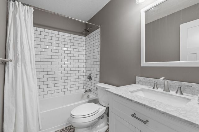 305 Art Street NW, New Prague, MN 56071