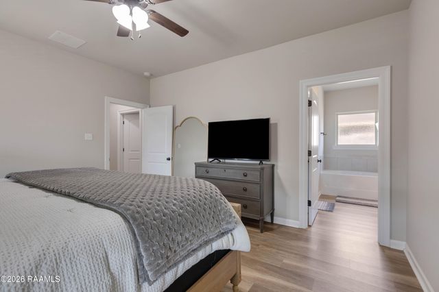 100 Saint Kenan Street, Youngsville, LA 70592