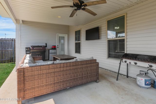 100 Saint Kenan Street, Youngsville, LA 70592