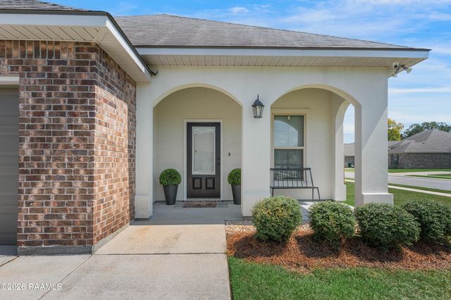 100 Saint Kenan Street, Youngsville, LA 70592