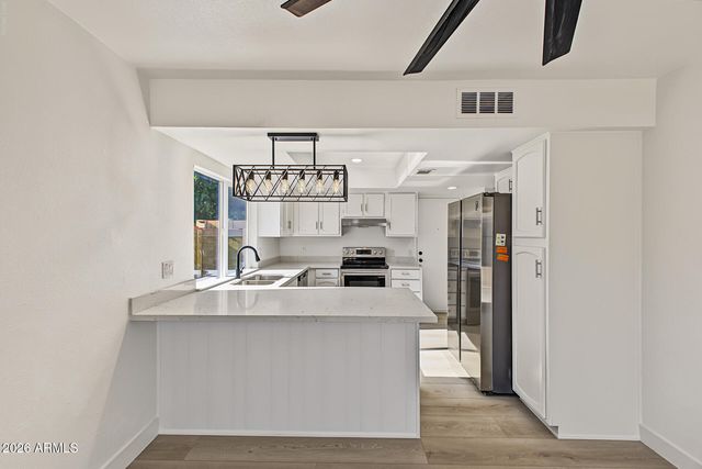 7633 W WOLF Street, Phoenix, AZ 85033