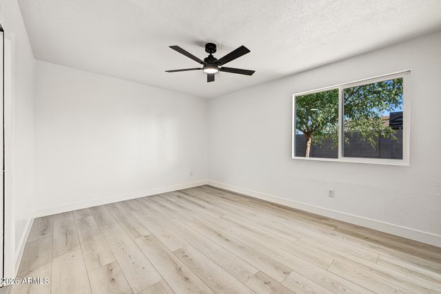 7633 W WOLF Street, Phoenix, AZ 85033