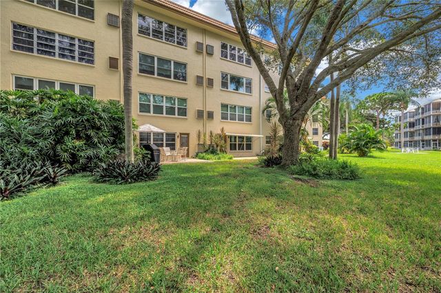 5725 80TH STREET N 106, St Petersburg, FL 33709