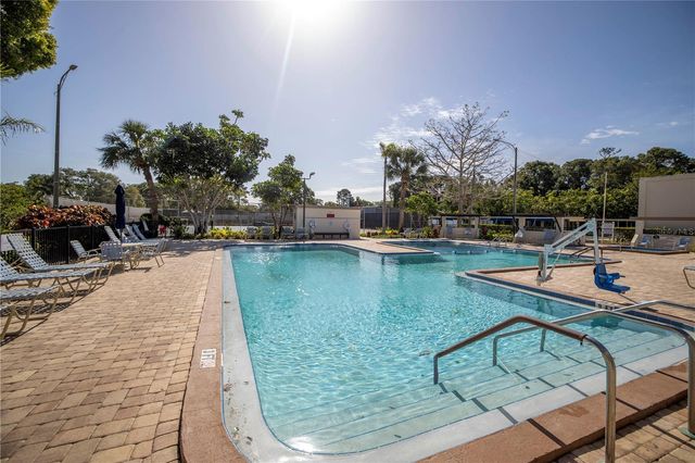 5725 80TH STREET N 106, St Petersburg, FL 33709