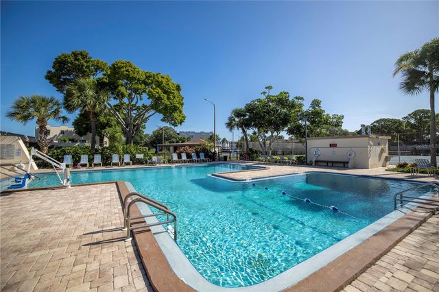 5725 80TH STREET N 106, St Petersburg, FL 33709