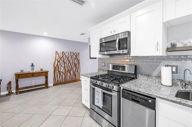 5725 80TH STREET N 106, St Petersburg, FL 33709