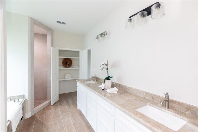 1114 Cape Velero Dr, Rockport, TX 78382