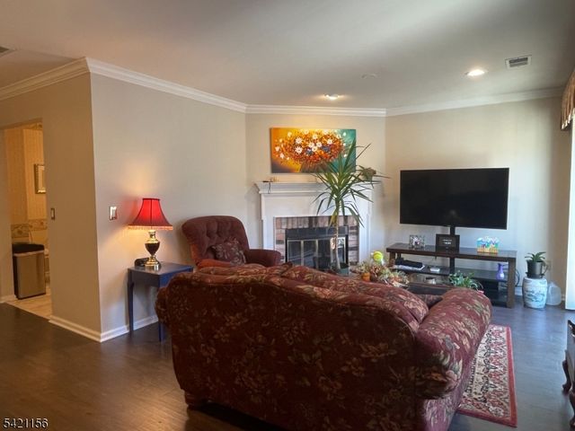 28 Commonwealth Dr, Bernards Twp., NJ 07920