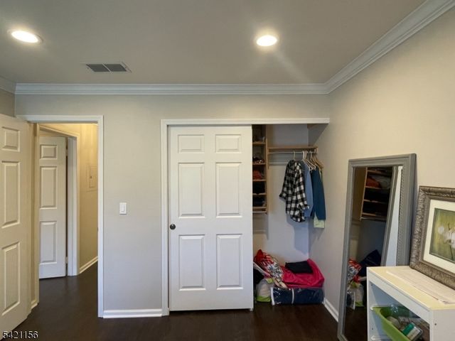 28 Commonwealth Dr, Bernards Twp., NJ 07920