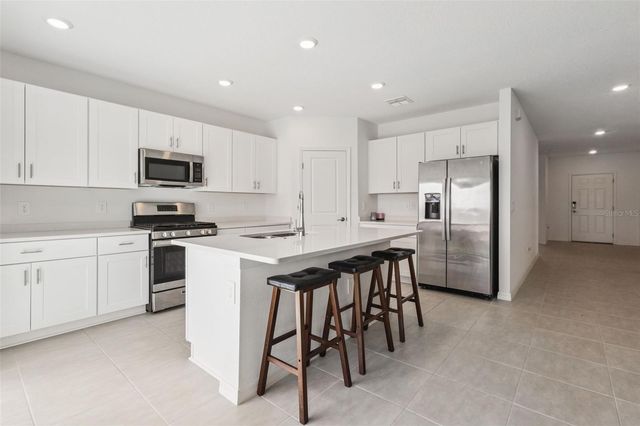 33857 SKY BLOSSOM CIRCLE, Leesburg, FL 34788