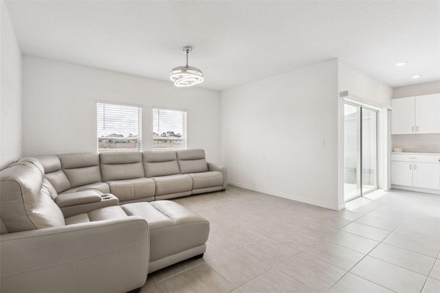 33857 SKY BLOSSOM CIRCLE, Leesburg, FL 34788