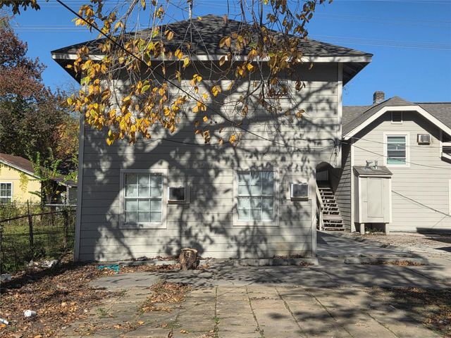 302 71 Street 3, Houston, TX 77011