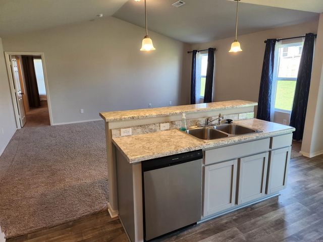 31 Avant Garde Dr, Little Rock, AR 72204