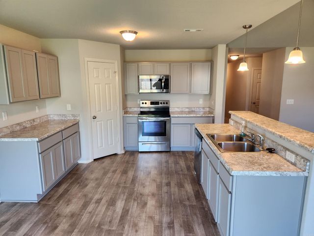 31 Avant Garde Dr, Little Rock, AR 72204