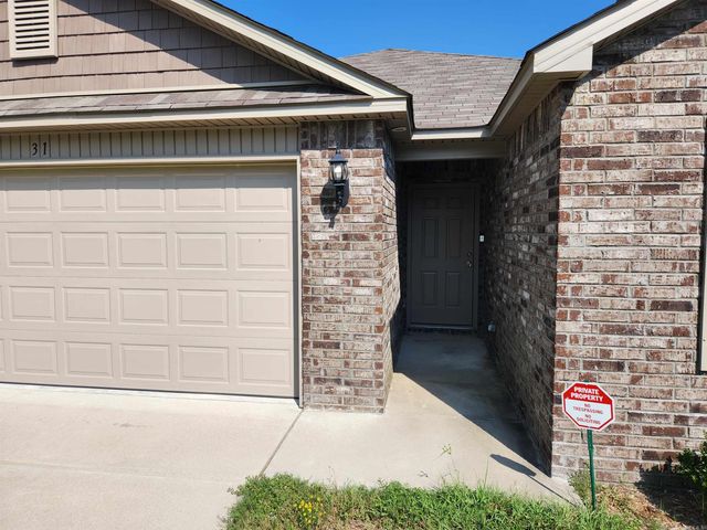 31 Avant Garde Dr, Little Rock, AR 72204