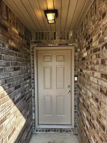 31 Avant Garde Dr, Little Rock, AR 72204