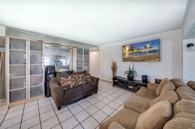 7 Ann Lee Lane, Tamarac, FL 33319