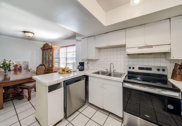 7 Ann Lee Lane, Tamarac, FL 33319