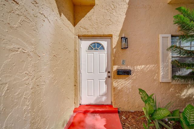 7 Ann Lee Lane, Tamarac, FL 33319