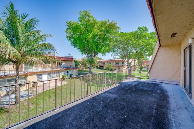 7 Ann Lee Lane, Tamarac, FL 33319