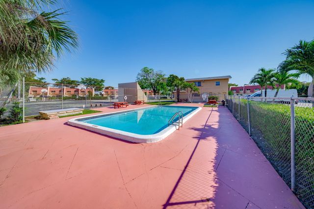 7 Ann Lee Lane, Tamarac, FL 33319