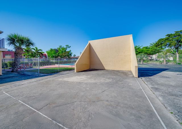 7 Ann Lee Lane, Tamarac, FL 33319