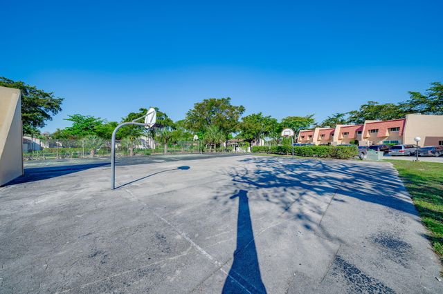 7 Ann Lee Lane, Tamarac, FL 33319