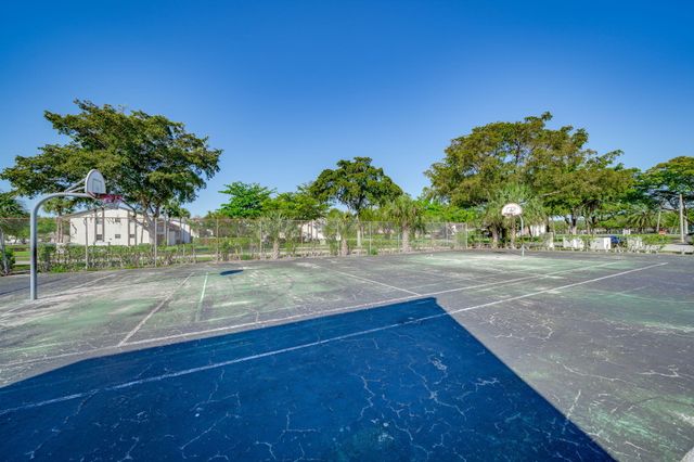 7 Ann Lee Lane, Tamarac, FL 33319