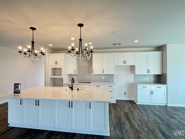 11110 Alcazar Avenue, Bakersfield, CA 93311