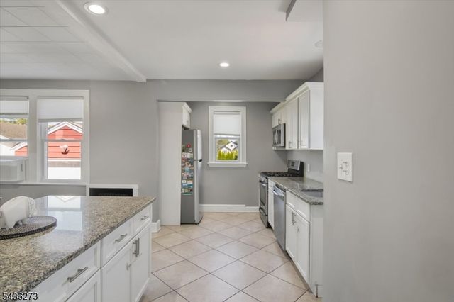 73 Forest St, North Arlington Boro, NJ 07031