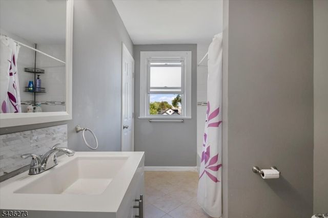 73 Forest St, North Arlington Boro, NJ 07031