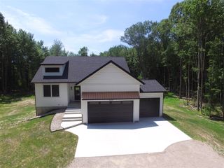 16229 148th Avenue, Spring Lake, MI 49456