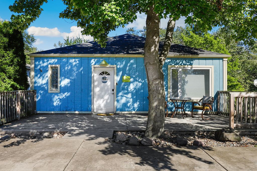 7700 Locust Avenue, Gary, IN 46403 — exterior