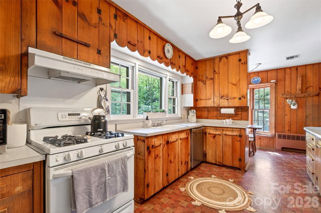 120 Assembly Drive, Montreat, NC 28757