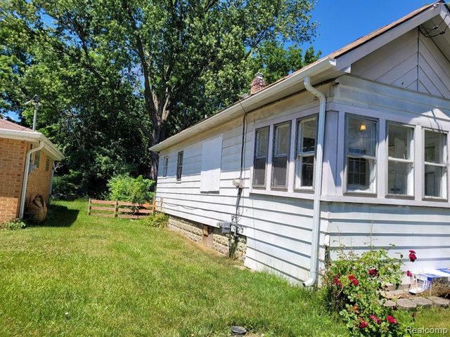 932 Bradley Avenue, Flint, MI 48503