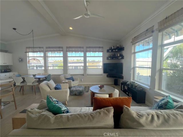 118 Yorktown, Newport Beach, CA 92660