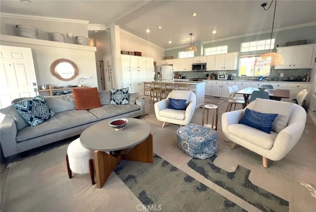 118 Yorktown, Newport Beach, CA 92660