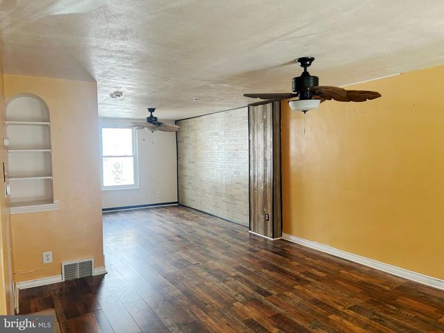 607 E SANGER ST, Philadelphia, PA 19120