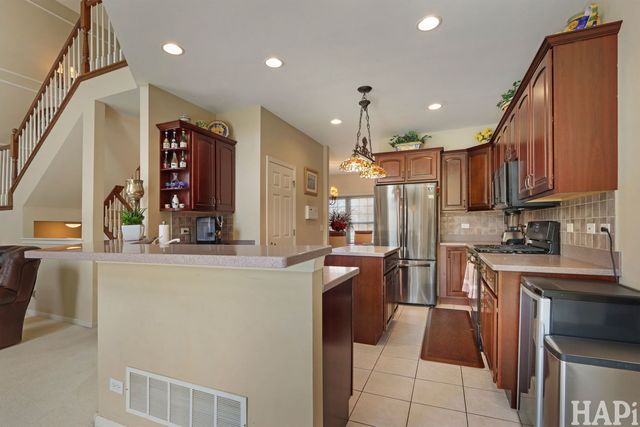 1419 White Oak Lane, Woodstock, IL 60098