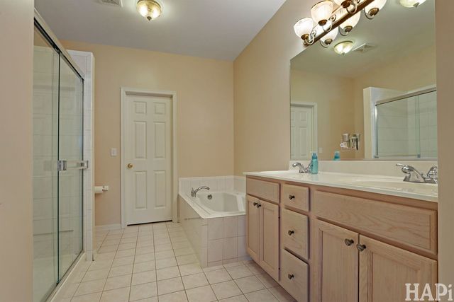 1419 White Oak Lane, Woodstock, IL 60098