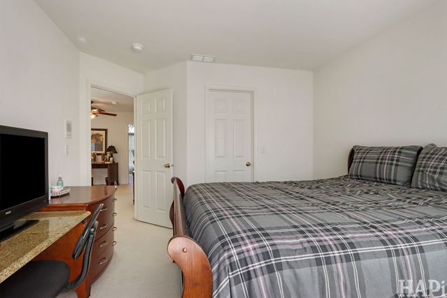 1419 White Oak Lane, Woodstock, IL 60098