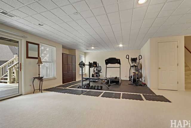 1419 White Oak Lane, Woodstock, IL 60098