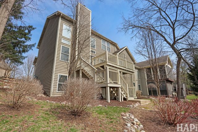 1419 White Oak Lane, Woodstock, IL 60098