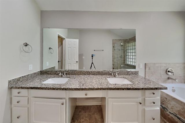 18 Vista Mill Place, Spring, TX 77382