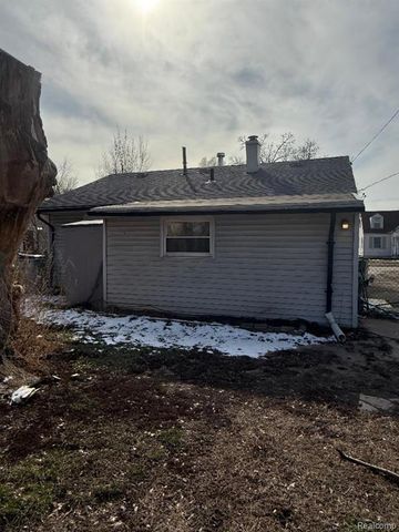 1441 E Harry Avenue, Hazel Park, MI 48030