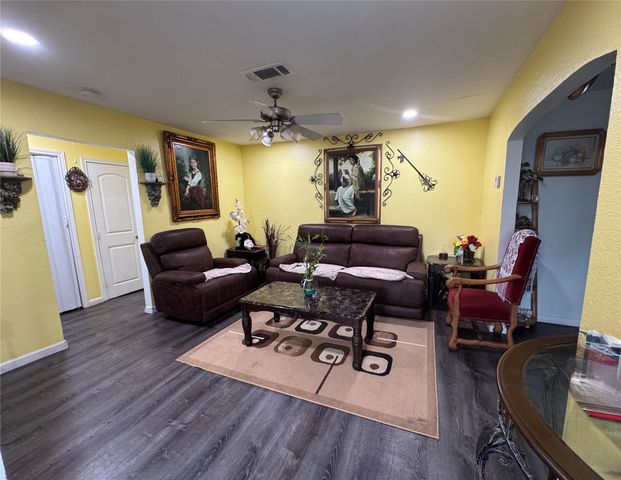 5526 Bunte Street, Houston, TX 77026